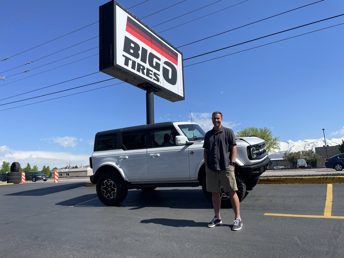 BigOAF8's tweet photo. Another Bronco in the books! 👏🏼 2023 Ford Bronco Outer Banks with 2” Ready Lift kit and Nitto Recons! #nittotires #fordbronco #bigotires #readylift https://t.co/5BEXXrGDYF
