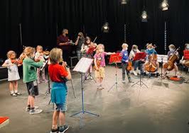 In #Folkestone’s Music In May, there is always something intriguing going on. So on 20/05 11:00 the Young Strings Orchestra are doing a 30 minute, free concert in the magnificent Green Room at The Grand as part of @sacconiquartet’s festival. Come and support the young!