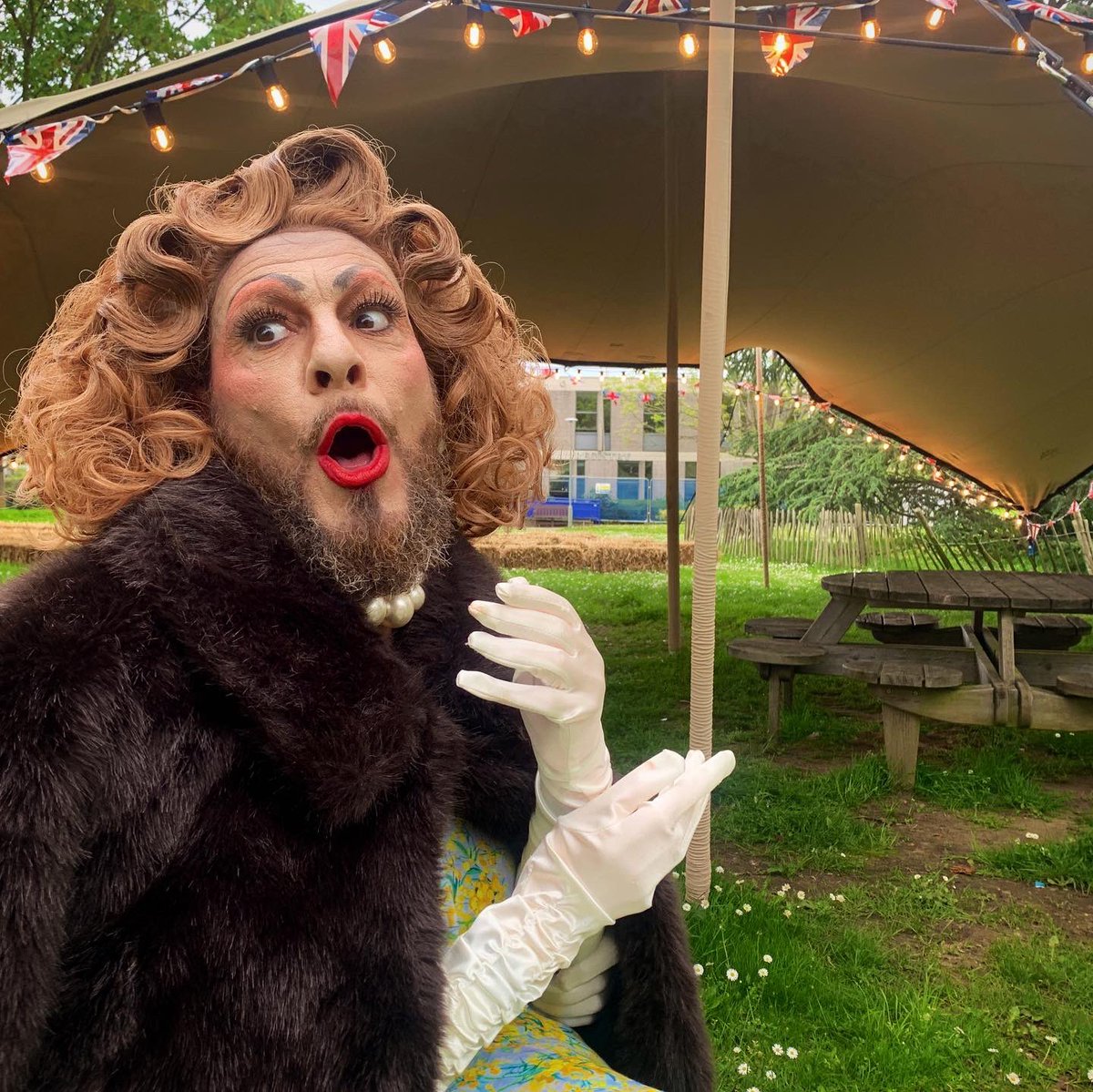 DarylAndCo's tweet photo. We had a lovely day out in Canterbury at the @TheGulbenkian hosted by @DegreeEast . Connee sang a few songs, did a ‘Meet & Greet’ and signed a few autographs and she had a fab day out! All part of our new show ‘It’s Classic Connee’ commissioned by @ApplauseTouring #DarylAndCo https://t.co/lAEwx0Cs9I