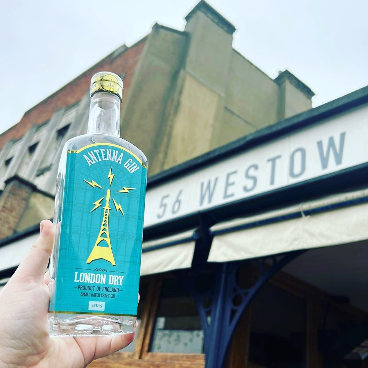 AntennaGin's tweet photo. Good luck to the fine folk @ 56 Westow tonight! We’re delighted to be stocked just down the road from our distillery at #CrystalPalace’s newest restaurant! Cheers! 🍸 #AntennaGin #CraftGin #GinLover #GinJourney #GinAndTonic #GinPalace #GAndT #LondonGin #Shopse19 #MicroGin https://t.co/eZPOOEdj0G