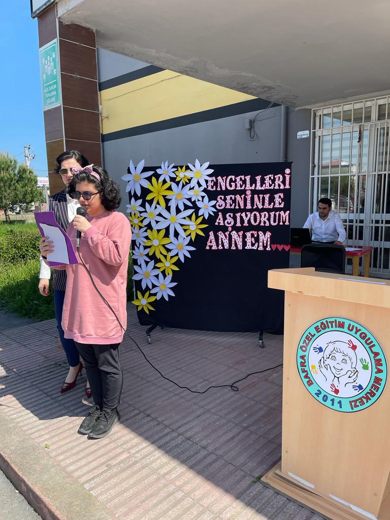 bafraegitimuyg2's tweet photo. Güzel bir gündü.10-16 Mayıs Engelliler Haftası ve Anneler Günü programını birlikte icra ettik.Velilerimizin geniş katılımından ve öğretmenlerimizin özverili çalışmalarından dolayı mutlu olduk.Önderimiz Hz. Muhammed (S.A.V)’in dediği gibi;  “Cennet annelerin ayakları altındadır…” https://t.co/ekSi6288l7