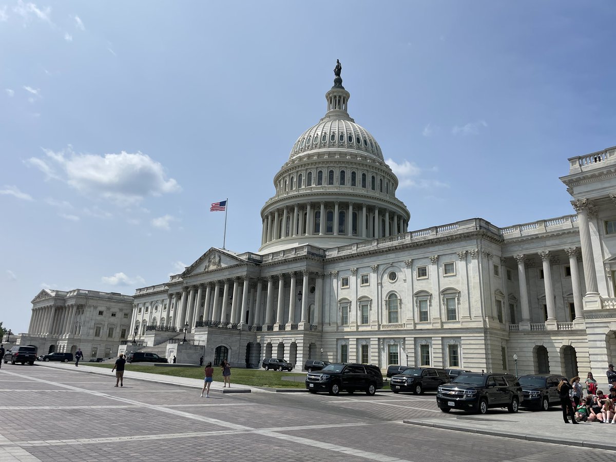 KomilBuranov's tweet photo. United States Capitol
#WashingtonDCTrip https://t.co/fdw2uFkIvB