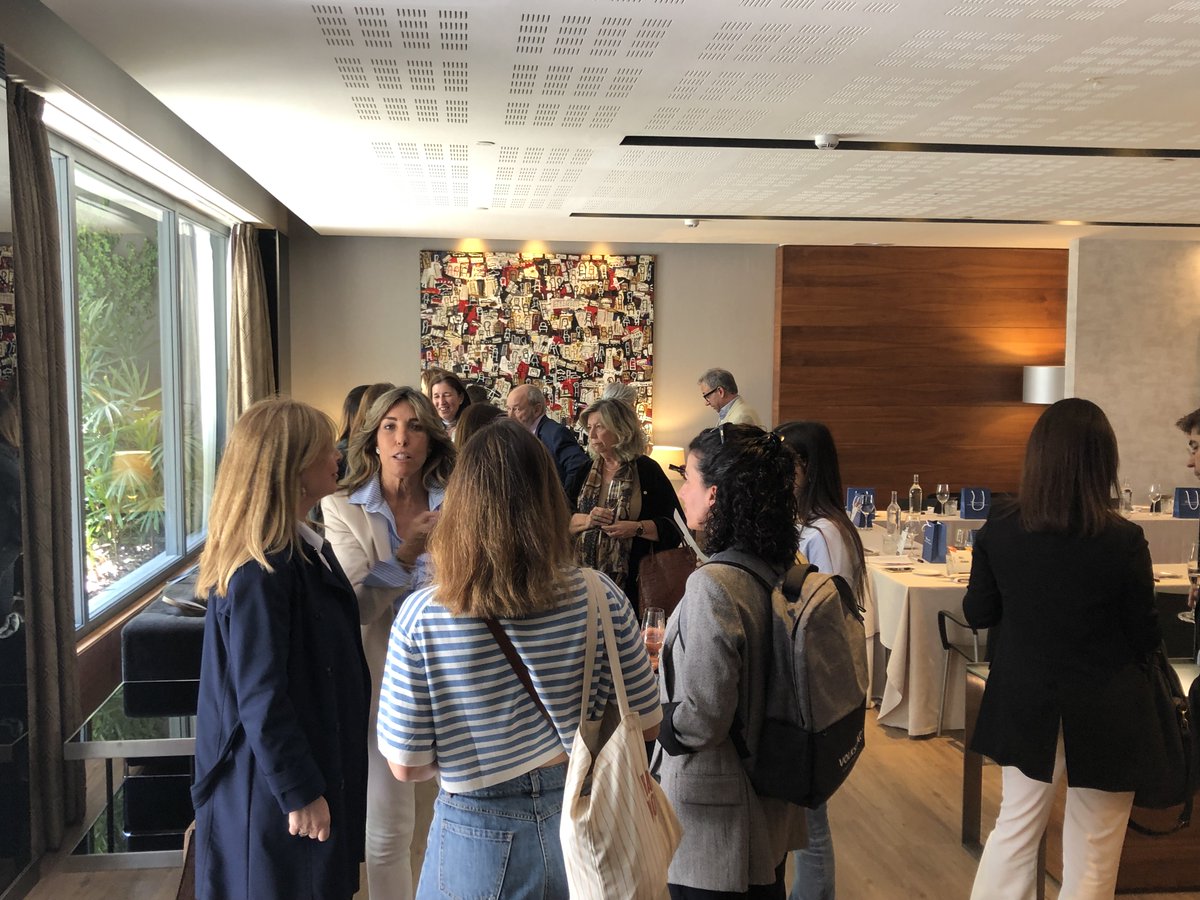 Women Evolution tweet media