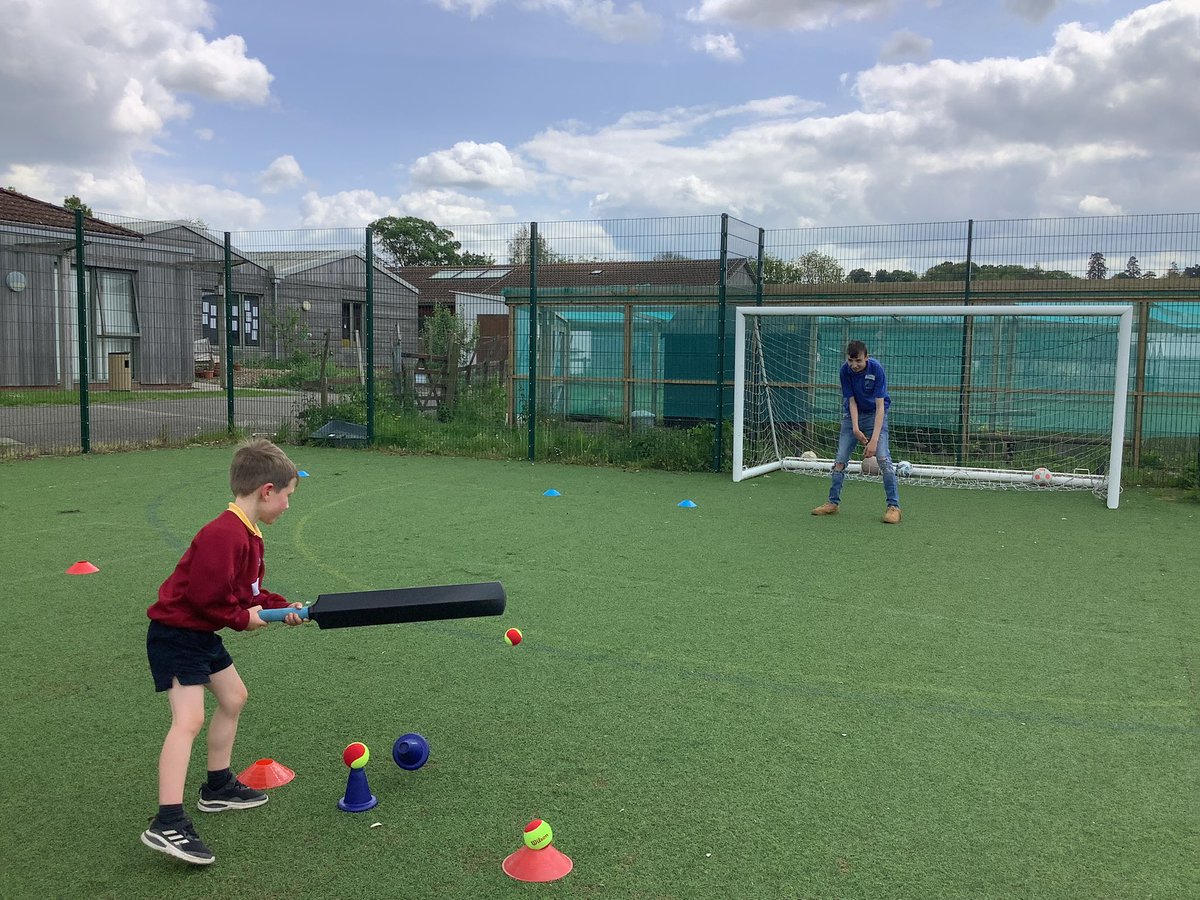 <a href="/fairfieldtrust/">Fairfield College</a> <a href="/SportsLeaders/">Sports leaders network</a> Level 1 students planned &amp; delivered a Kings Coronation Cricket Carousel with <a href="/Wilts_Super1s/">Super 1s Wiltshire</a> Harry &amp; <a href="/DiltonMarshSch/">Dilton Marsh Primary School</a> Thanks <a href="/sports_stampede/">Stampede Sports</a> for the gr8 medals #YSTLeadSchool #Cricket #LeadershipMatters #PE