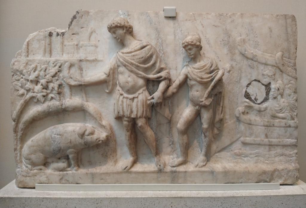 roamintheempire's tweet image. First full day of the summer trip spent at the British Museum, and for #ReliefWednesday, from there, a depiction of Aeneas arriving in Italy. From #Rone, dated to 140-150 CE.

#Archaeology #RomanArchaeology #London