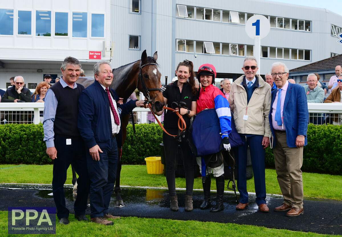 Race 5 Winner, <a href="/NewtonAbbotRace/">Newton Abbot Races</a>, Caitlin’s Court ridden by Bryony Frost for <a href="/FrostRacingClub/">Frost Racing Club</a> 

@wmnsport <a href="/ExEchoSport/">DevonLive ECFC</a> <a href="/WMNHorses/">WMN Horses</a> <a href="/TheTorbayWeekly/">TheTorbayWeekly</a> <a href="/TQHeraldExpress/">Herald Express</a>