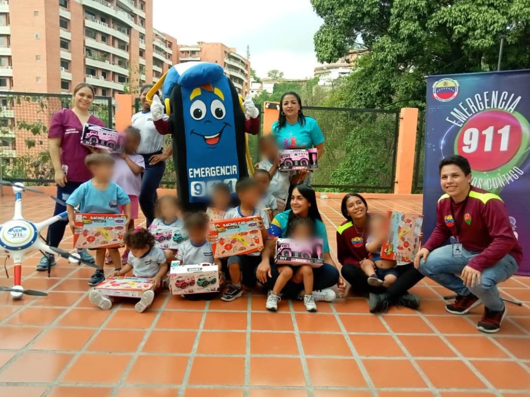 GlenDeFernandez's tweet photo. Conversatorio realizado por el Grupo  https://t.co/CcVV8dJfMd  dictado por José Toloza, sistema de Respuesta inmediata para los niños y niñas de uno de nuestros centros de Atención.

#AsambleaNacional #911 #Ven911Oficial #fnnadc https://t.co/wlJk9pZkTn