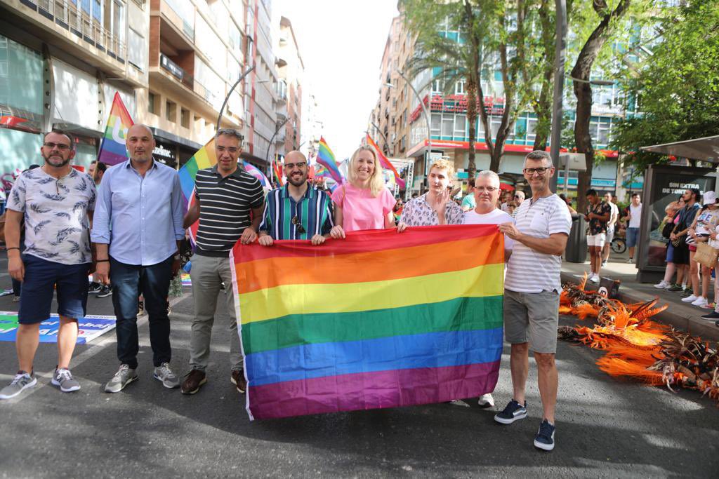 MJoseRosOlivoCs's tweet photo. 🏳️‍🌈Hoy en el #DiaContraLaLGTBIfobia reivindicamos:  

👉🏼La Región como un lugar tolerante y abierto
👉🏼 Gestación subrogada altruista 
👉🏼 Procesos de adopción ágiles y justos.

Ames a quién ames, la Región te ama

🧡Este #28M, libérate y vota #CS https://t.co/e2EPVOLJDj