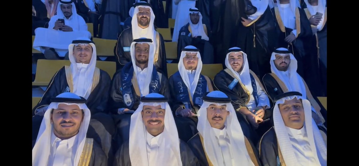 FaislAlNasser's tweet photo. الحمدلله اللذي بنعمتهِ تتم الصالحات
تم بفضل الله تخرجي من جامعة الملك سعود
تخصص العلاج الوظيفي
راجياً من الله أن يوفقني لخدمة ديني ووطني

2023/5/16 💙🎓 https://t.co/1I8cEA2qKA