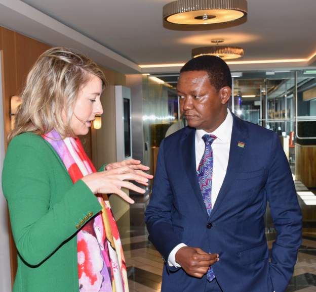 The Canadian government has denied reports that Kenyans can now travel to the country for job opportunities.

This comes after Kenya’s Foreign Minister Alfred Mutua said that Kenyans would now be able to go and live or work in Canada.  

More here: bbc.in/456xti5