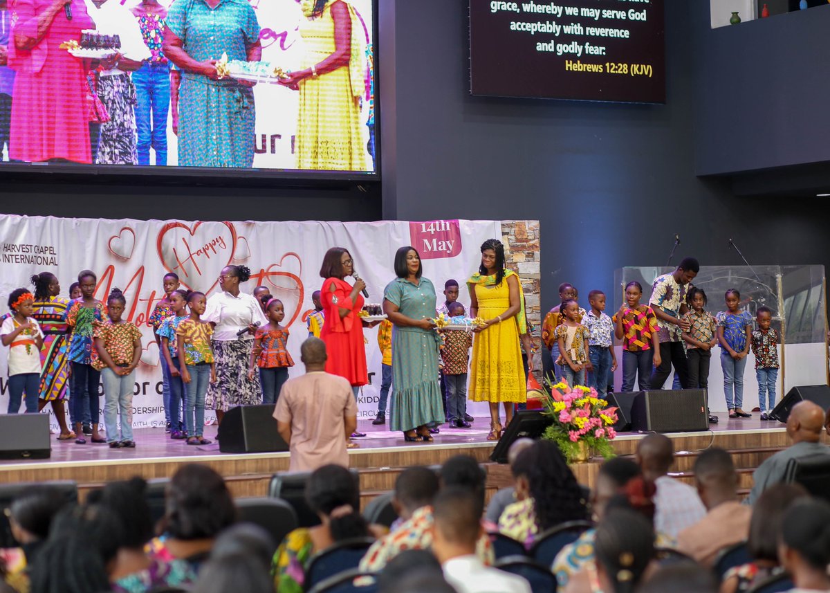 Here are some pictures from our church's Mother's Day service.   

We gave God our sincere thanks for the countless blessings they bring to our lives. 

#MothersDay #HarvestIsHome #Service