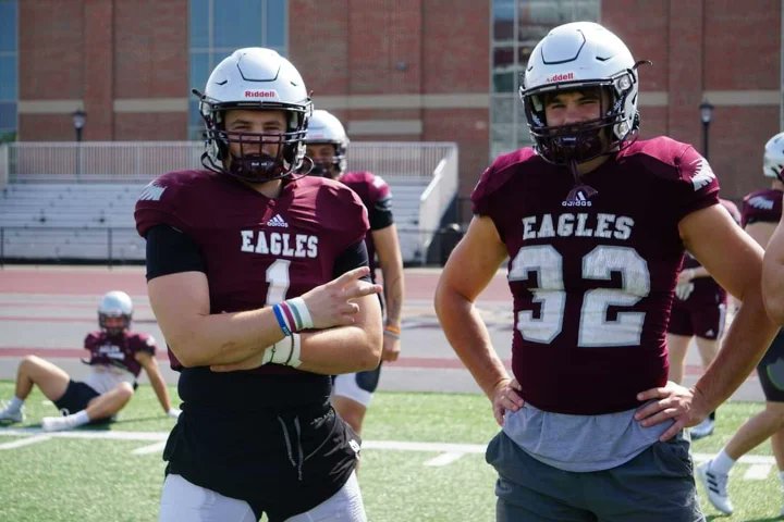UWLEagleFB's tweet image. They always find the camera 😅 🦅 

#TheExperience #d3fb