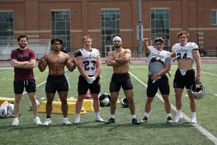 UWLEagleFB's tweet image. They always find the camera 😅 🦅 

#TheExperience #d3fb