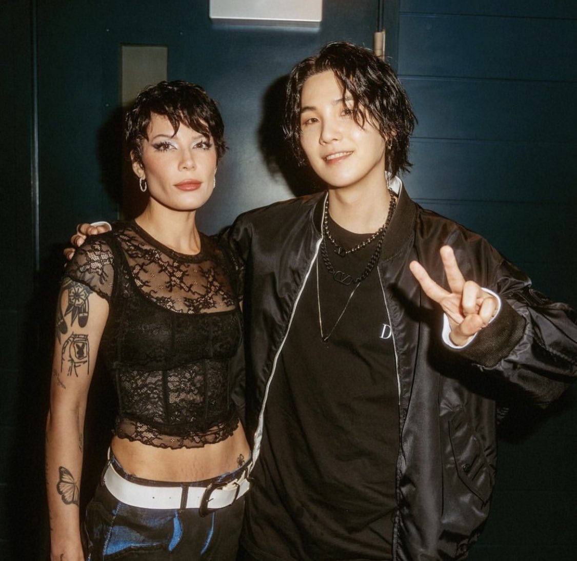 btstrology_'s tweet photo. awww 🥹🫶🏻

halsey is a scorpio rising which makes yoongi’s sun &amp; mercury in her 5th house (creativity). with mars as her chart ruler and yoongi too, if we follow his rumored aries rising, twin is apt indeed hihi 👯 both of them also have a cancer mars + halsey has a cancer moon! https://t.co/pwztS1OFDW
