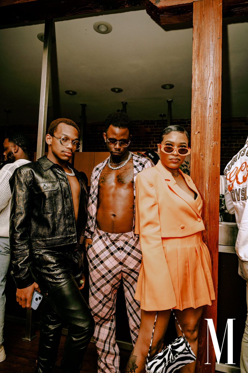 mefeater's tweet photo. This is how you show up to #ClubPink 💕 https://t.co/lvM1eAhKNp