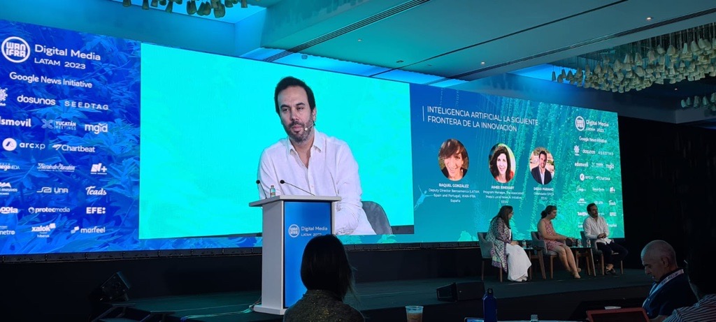 Protecmedia_'s tweet photo. #DML23 "Inteligencia Artificial: la siguiente frontera de la innovación" Raquel González modera el panel de debate entre @aimeetwoee de @AP y @diegoparamo sobre el potencial de la IA generativa para los editores de noticias. @wanifraLATAM #LetsMakeNewsTogether #AI https://t.co/XkVR9uhAKm