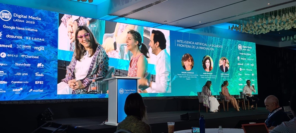 Protecmedia_'s tweet photo. #DML23 "Inteligencia Artificial: la siguiente frontera de la innovación" Raquel González modera el panel de debate entre @aimeetwoee de @AP y @diegoparamo sobre el potencial de la IA generativa para los editores de noticias. @wanifraLATAM #LetsMakeNewsTogether #AI https://t.co/XkVR9uhAKm