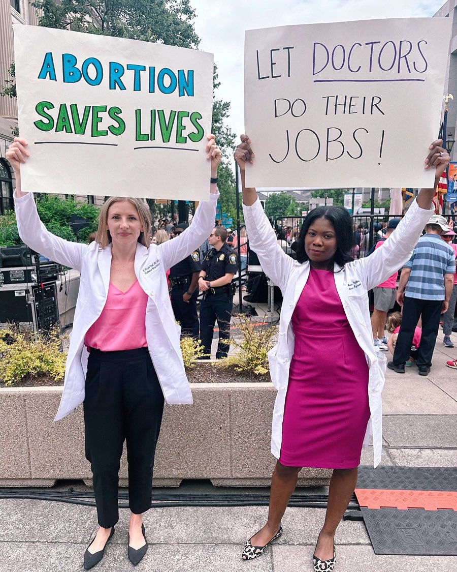 mochainmedicine's tweet photo. 6/ Until you have seen patients go to the brink of death (sepsis, seizures, organ failure, intubated in the ICU), in the name of giving birth, you don’t get to force someone to do it. And you don’t get to tell me, how to do my job. https://t.co/71rMIdO2YM