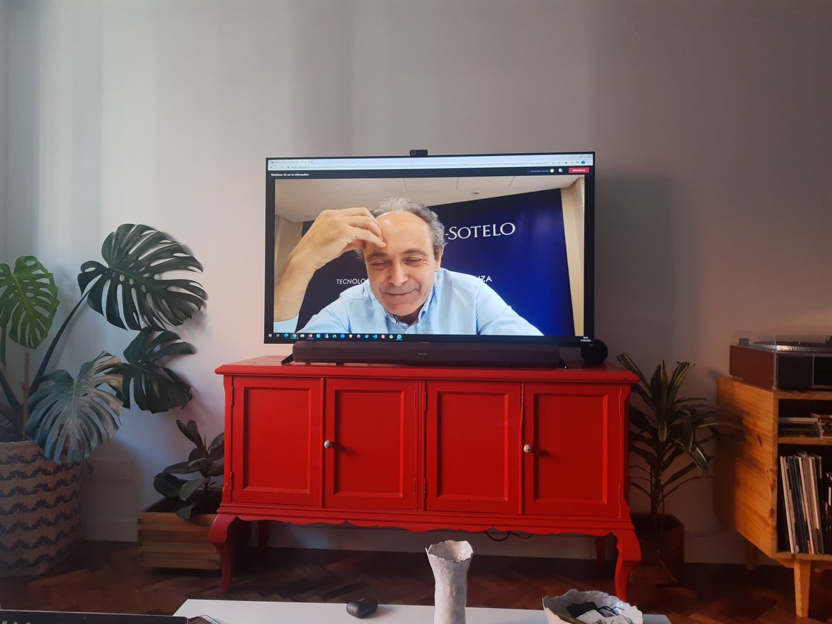 Me faltan las palomitas 
Disfrutando mucho del #WebinarIAEducación con <a href="/AoniaEdu/">Aonia Educación</a>, <a href="/Jfquesada/">Jose F Quesada</a>, <a href="/mmarting26/">Mariano Martin</a> , Joaquín Pena y Patricia Ferrante