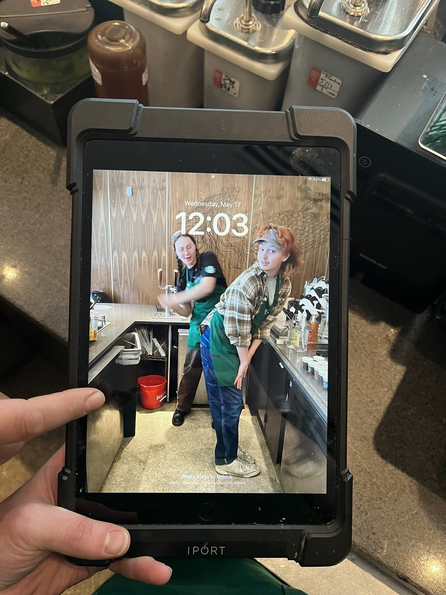 Poopoopeepeeli's tweet image. Me at work