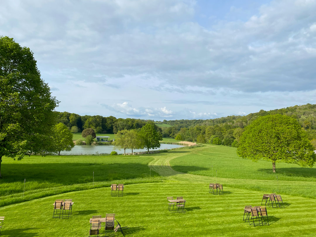 GarsingtonOpera's tweet photo. What a glorious day to welcome our Il barbiere di Siviglia team to Wormsley!

Today marks the first day of stage rehearsals for #GOBarber and the 2023 Season 🎉

#GarsingtonOpera #BarberOfSeville #Opera #2023Season #Wormsley https://t.co/xYg9pWgwT8