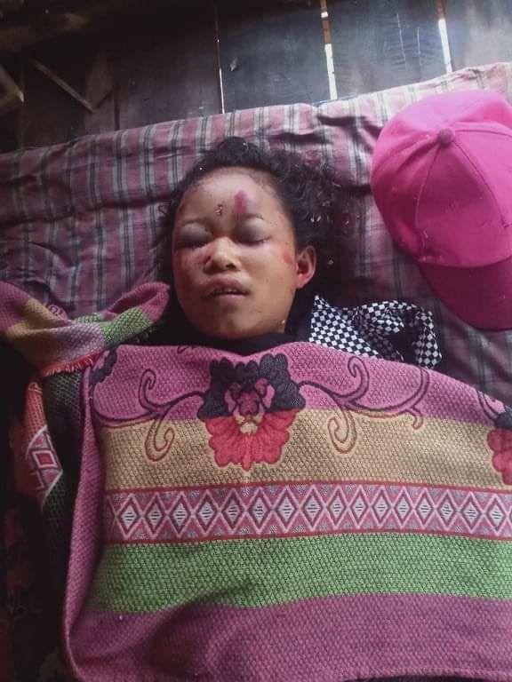 HtunA97494's tweet photo. A17 yo girl was killed and 8 residential properties including clinic ere destroyed by the bombardment of military troops in Sawlon village, Bawlakhae tsp, Kayah division this morning, according to Bawlakhae PDF. #2023May17Coup  #WhatsHappeningInMyanmar https://t.co/9pe6LJD2hl