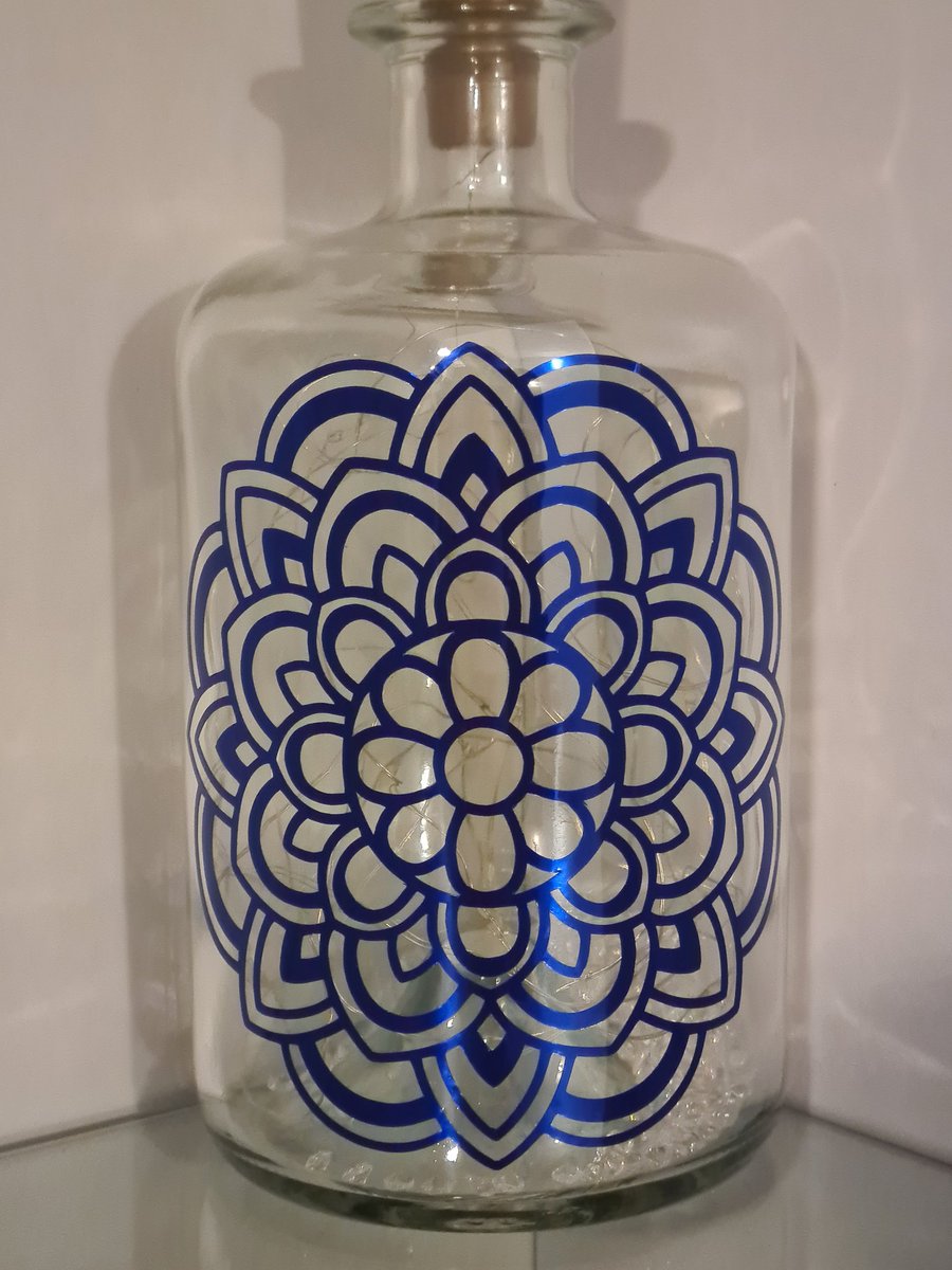 VCreations07's tweet photo. These lovely mandala bottle lamps would brighten up any room ❤️

https://t.co/vk6lER7GlQ

#MHHSBD #InBizHour https://t.co/xcSfIvSVqD
