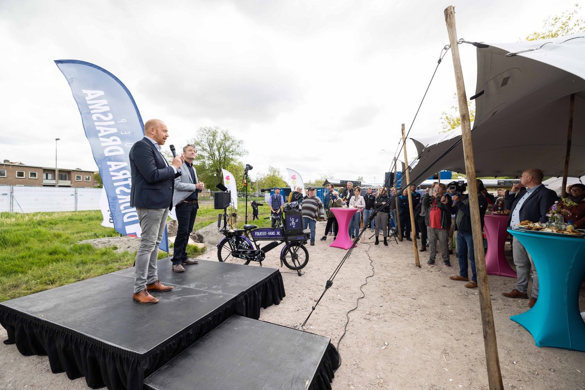 DijkstraDraisma's tweet photo. De start van de bouw van de #Wilgenflat in #Heechterp ging gisteren feestelijk van start. De Wilgenflat is het eerste #bouwproject dat we voor @Elkien_ realiseren in de omvangrijke #wijkvernieuwing van Heechterp #Leeuwarden. 

Lees verder via 👉 https://t.co/nsC8gBP7uO https://t.co/J1a5XqDgwx