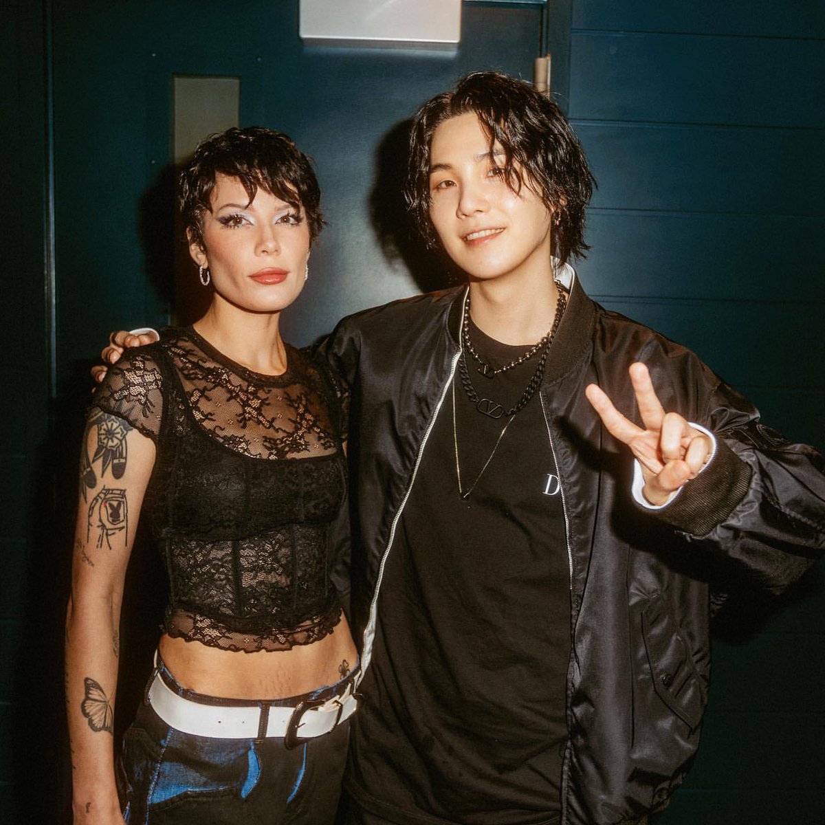 vminiecats's tweet photo. — Traducción del reciente post de HALSEY junto a #SUGA en Instagram 🥺

“Fui invitada la otra noche al concierto de @/agustd y presentamos "SUGA’s interlude" por primera vez en vivo. He compartido escenario con mi amigo muchas veces, pero nunca sola y nunca así. (+) https://t.co/vvJJ4N2yDR