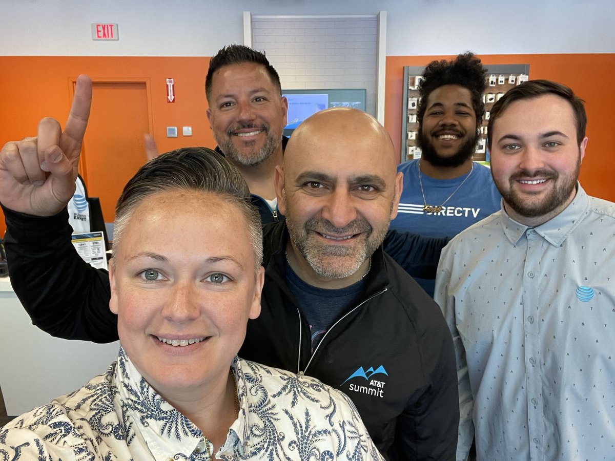 FrenisGregg's tweet photo. Have some really great visits with our leaders of the business!!! @firas_smadi , Wendy and Vlad of @PrimeComms @emilywiper @theeastregion #wiNEeverything https://t.co/OZdR1uv46s