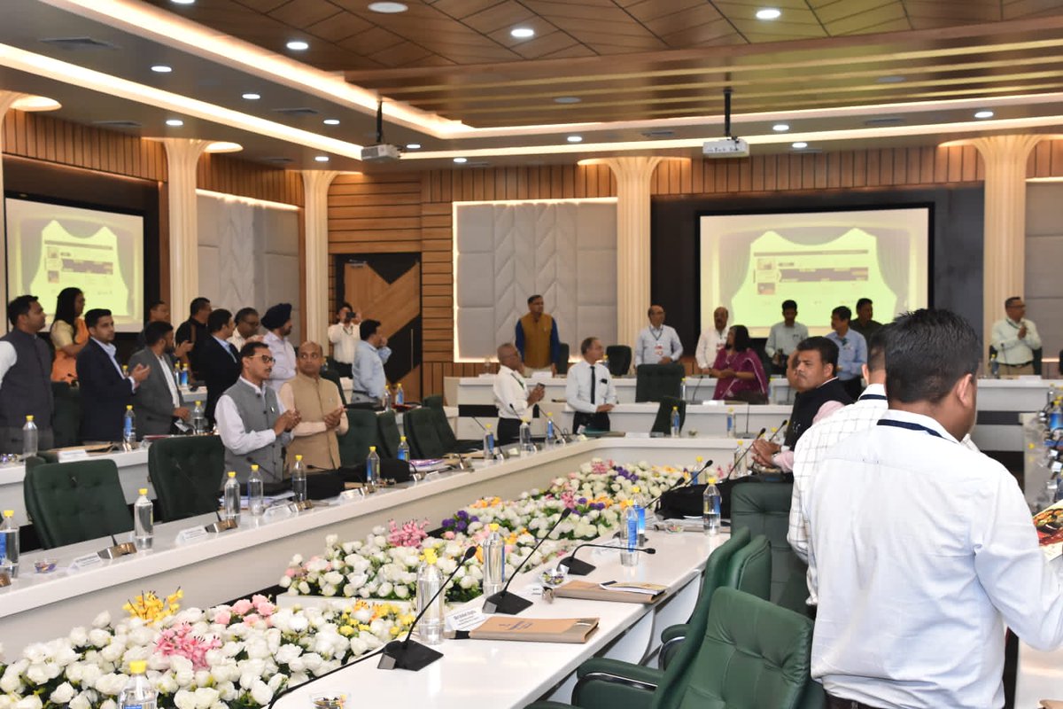 CMOfficeAssam's tweet photo. HCM Dr @himantabiswa today launched the second phase of Mission Sadbhavana - an initiative toward speedy and transparent disposal of government files in a digital mode. 

This phase will cover 31 DC offices and 74 directorates. https://t.co/gaEutKGjoe