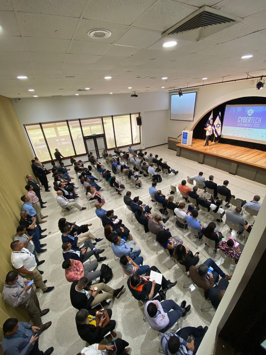 ItaiBardov's tweet image. Un excelente inicio de nuestra conferencia #CybertechLATAM, con seminarios muy interesantes y con sobrecapacidad de asistencia. Compañías líderes a nivel mundial están en Panamá para discutir tecnologías y capacidades cibernéticas, que son tan importantes hoy en día para…