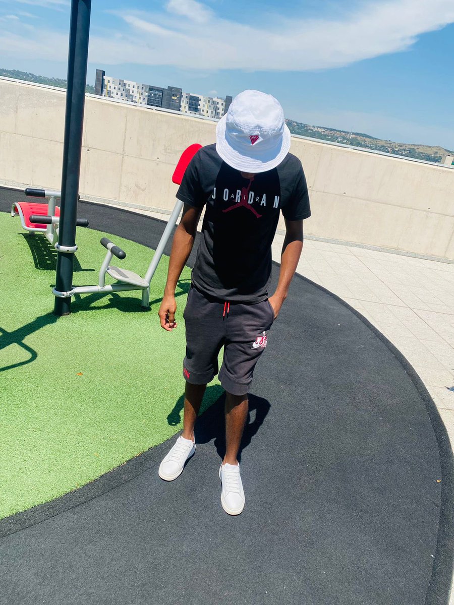 Trendcetta_'s tweet image. Outside💥