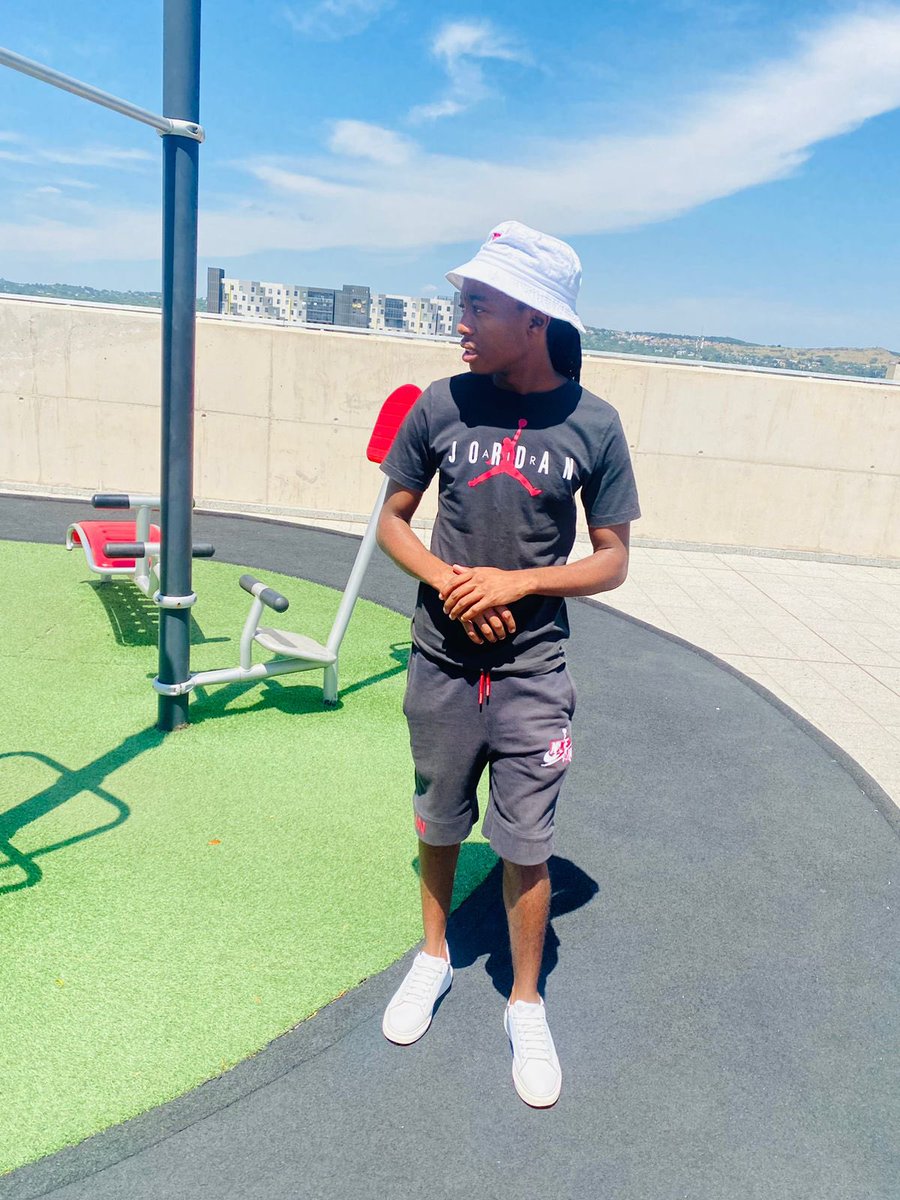 Trendcetta_'s tweet image. Outside💥