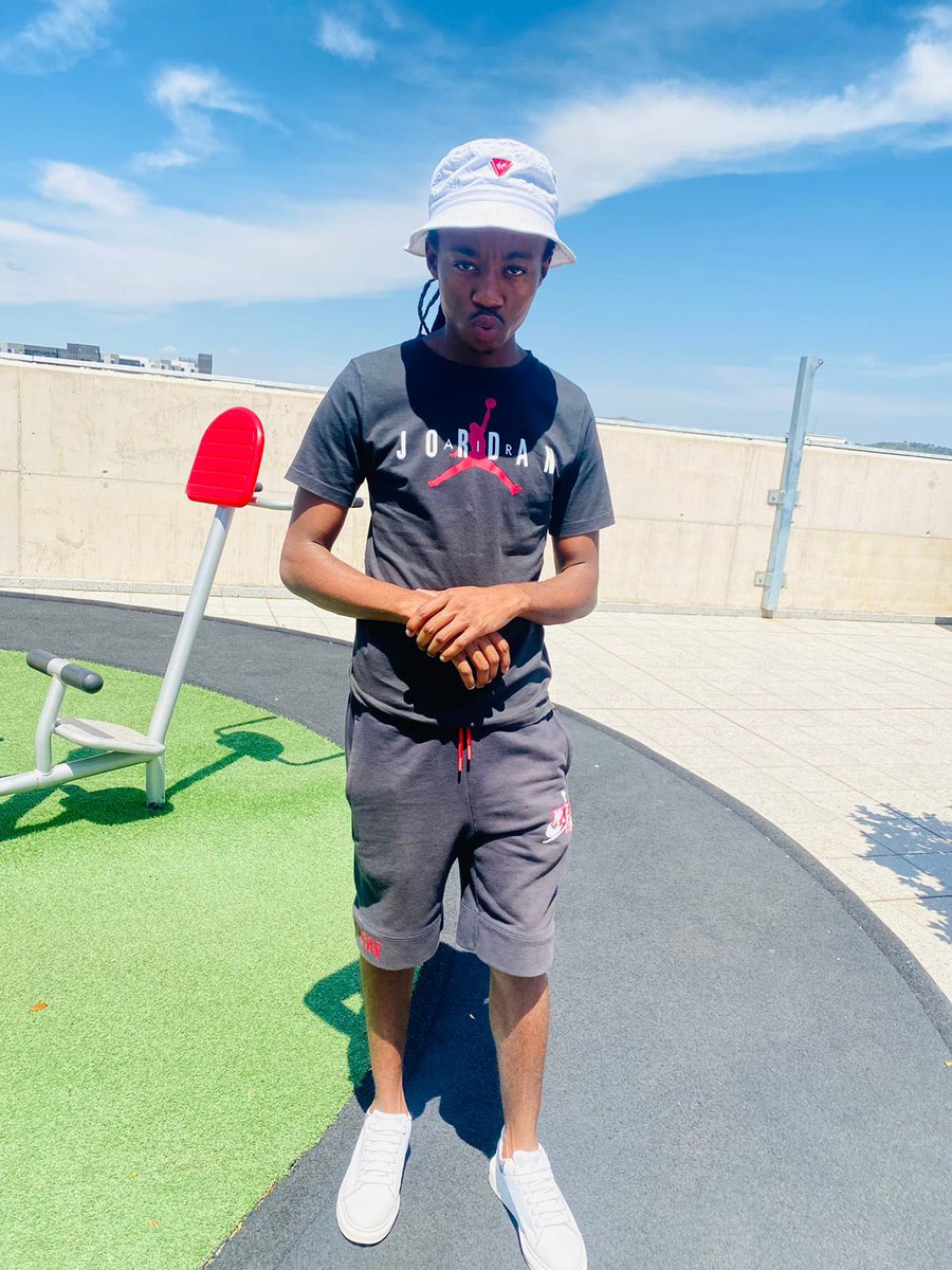 Trendcetta_'s tweet image. Outside💥