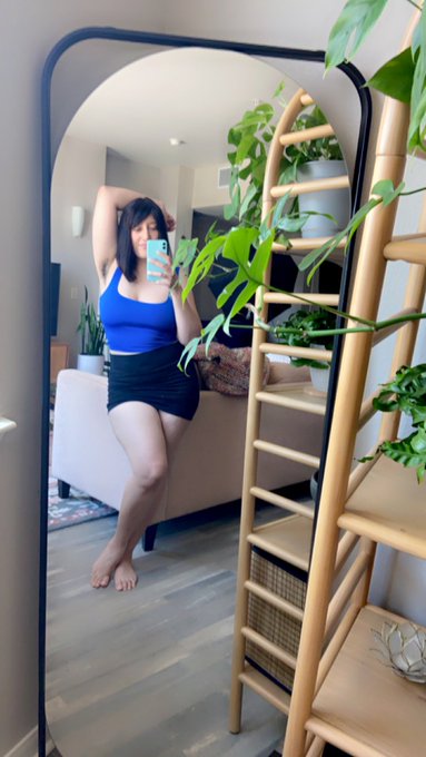 Finally film day! Making store videos and some customs I had to re-record 😭 https://t.co/agzaPHI7rs