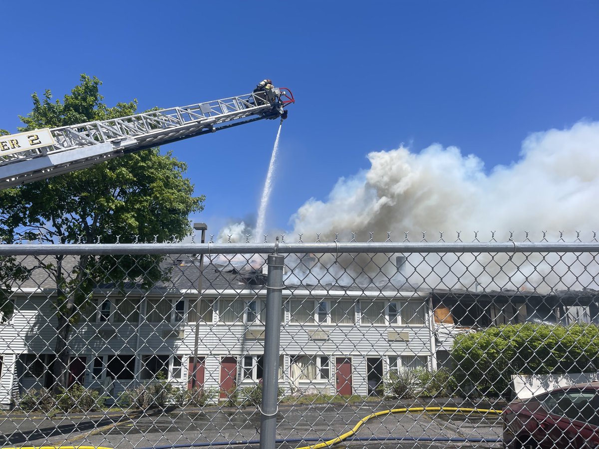 Firefighters battling a 5-alarm blaze at Days Inn in Kittery.