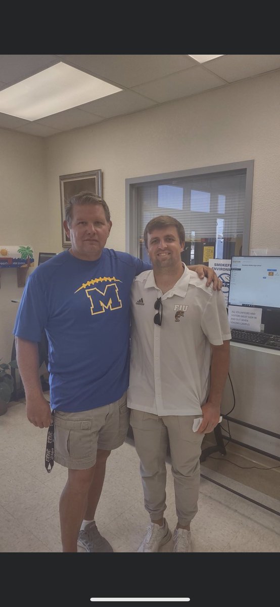 SeanMhs's tweet photo. Thank you coach @jay_macintyre11 for stopping by MHS today to get some more information about our program and players. Looking forward to hopefully sending some to your program soon! #fiufootball #pawsup #soflofootball https://t.co/YgRiSWe1uB