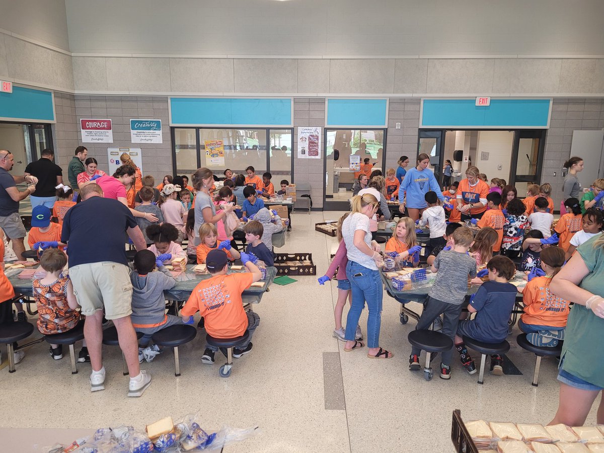 🥪 Our 2nd graders did an amazing job making sandwiches for the regional Special Olympics! 🥪
#RSBulldogBest #WestShoreProud