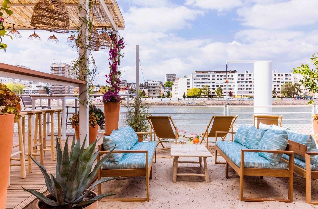 francevisiting.com/index.php/2023…
The #PolpoBrasserie reopens in @villelevallois with a real #ParisianPlage on the #SeineRiver.  With #LicenceFreeBoat #ElectricBoats to rent with #MarinDEauDouce! 🛥️
#PolpoPlage #GroupeBertrand #Polpo #BateauElectrique #Seine #LevalloisPerret #ParisPlage