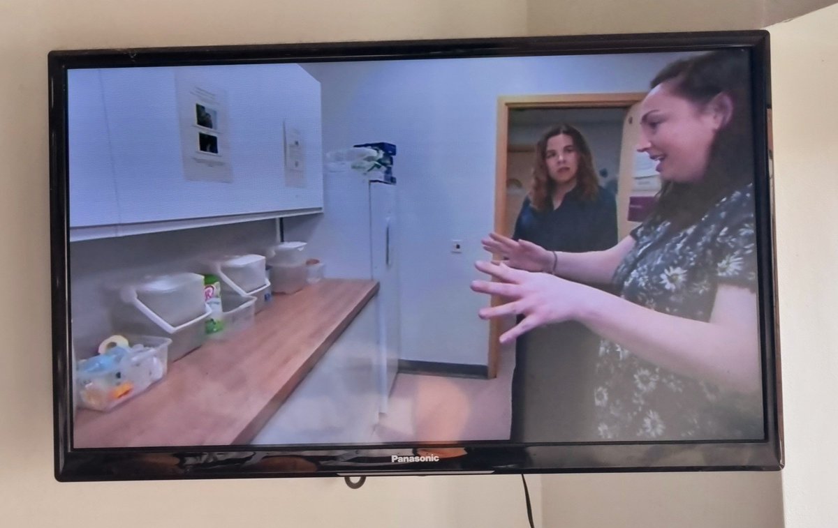 BridgetHughes64's tweet image. @AdamMorrisRMN @Salougi9 @BhandaryNishan @GMMH_NHS @adele_lou @sarahjones8888 a brilliantly positive item on Granada Reports all about the fantastic Anderson Ward, our Mother &amp;amp; Baby Unit. Thanks to those featured for being so open about maternal mental health, so important!