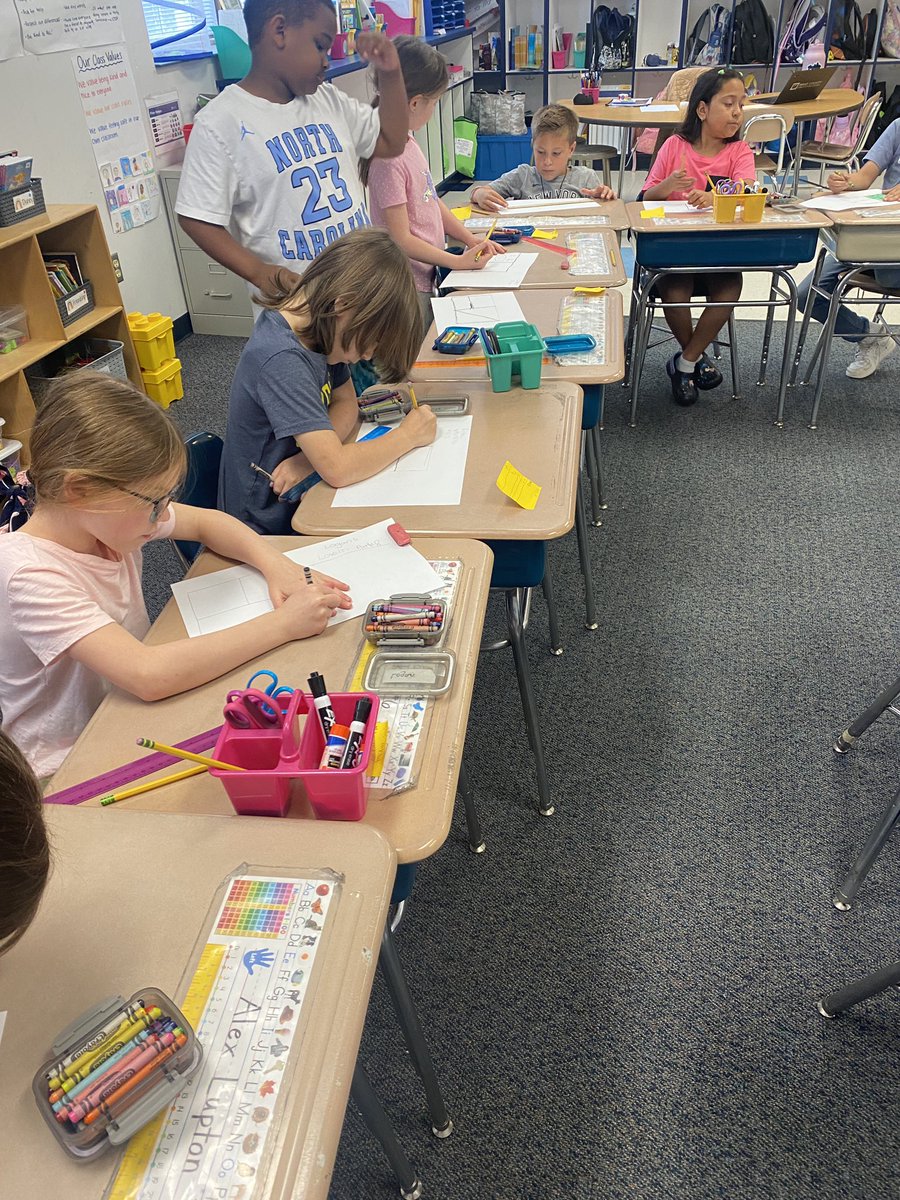 MrsCasbonsClass's tweet photo. We are practicing what we’ve learned about partitioning today by designing our own community parks 🌳🛝 #math #ugtm https://t.co/x2qt5OEgVv