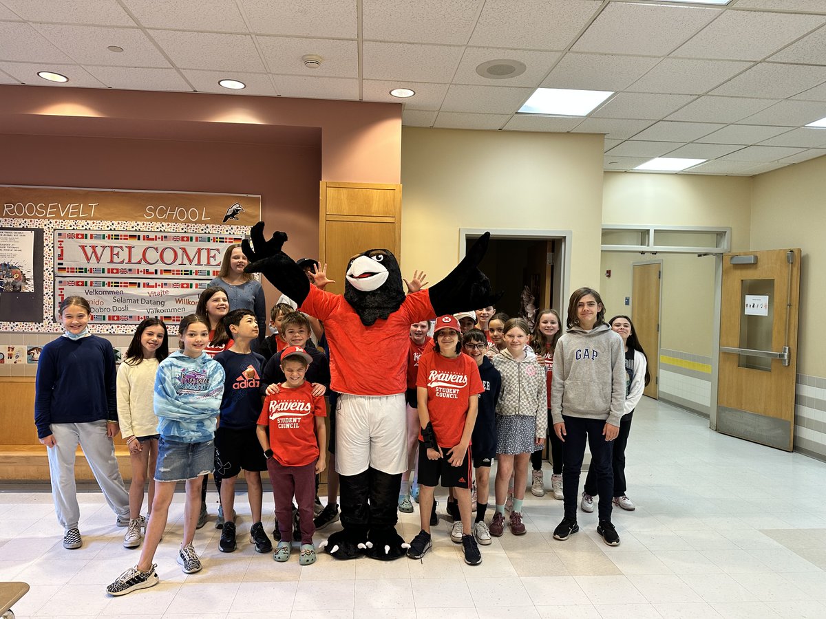 MsCruzMelrose's tweet photo. A very special thank you goes out to all of the amazing community readers that joined us this morning! Ronald the Raven welcomed our guests alongside the student council. He also had a blast visiting classrooms. @RoosMelrose @MelrosePS @PrincMaranto https://t.co/DONkZEYGhX