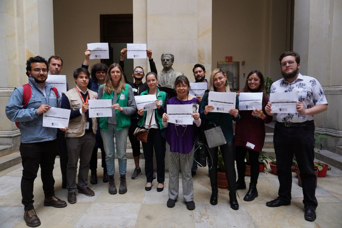 nydia_erika's tweet photo. #felicidad seguimos de celebración, con profundo agradecimiento por el camino de lucha y quienes nos han acompañado. Un hito pasar el primer debate en cámara del proyecto de ley integral para la protección de las mujeres buscadoras de los desaparecidos. #DerechosParaLasBuscadoras https://t.co/Eaw1XkLFek