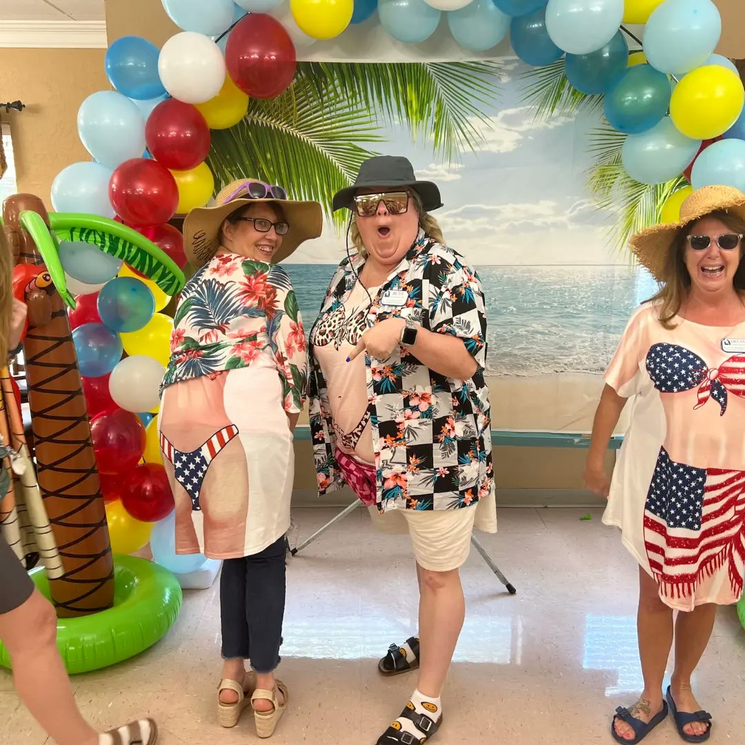 Yesterday was "Beach/Tourist Day" at work. 🌴🌺 So much fun having that summer body without all the exercise. 😂