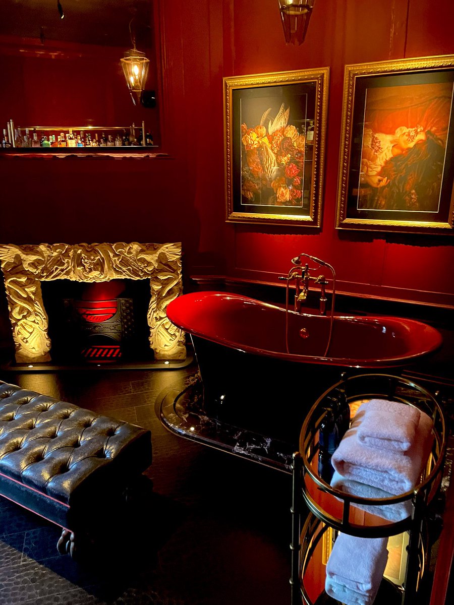 kieranmlkelly's tweet image. For a date night with my wife @DaniellaAymara in London in July I have booked #ChateauDenmark to stay and dinner at #TheBoxSoho. 

😈