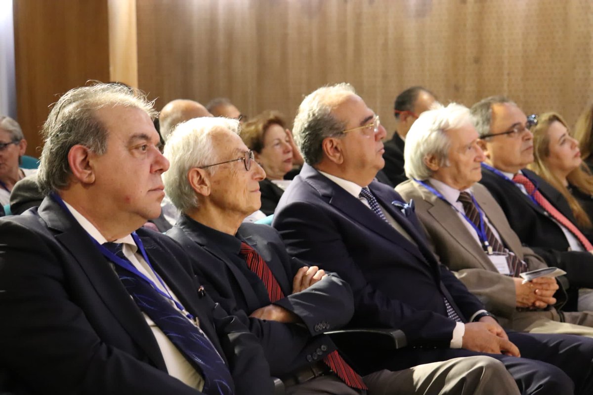 MurtezaogluH's tweet photo. Cumhuriyetin 100.yılında izmir kent kültür araştırmaları sempozyumuna bilimsel Araştırmaları ile katılan bilim adamlarını ve kent koleji sponsorluğunda yayınlanan kitapta bildirileri yer alan öğretim üyelerini tebrik ederim.   Detaylı bilgi için 
https://t.co/nTeUnRRMIT https://t.co/goWhLXRYGW