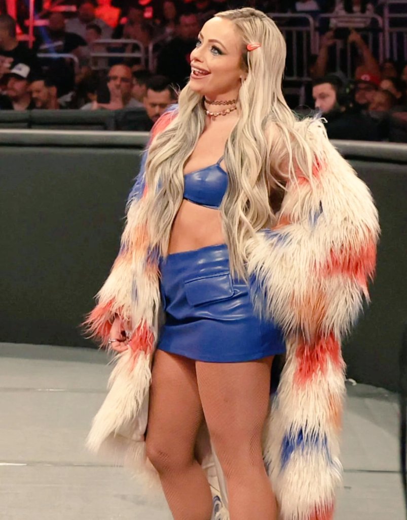 Best of Liv day 136 💛 Reply with your best Liv Morgan pic/gif 💙

#LivMorgan #LivSquad #WatchHer #wwe