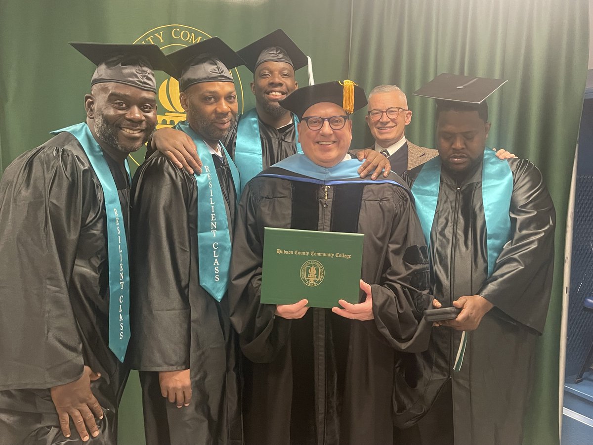 NJ_Reentry's tweet photo. Today was a particular note of pride as @NJ_Reentry program participants Easton Walker, Tyrone Garner, Sahar Caldwell, Alphonzo Taylor, and Daniel Menendez participated with President Reber at the @HudsonCCC graduation ceremony. #Reentryworks #SecondChances https://t.co/uYqVnfrJ30