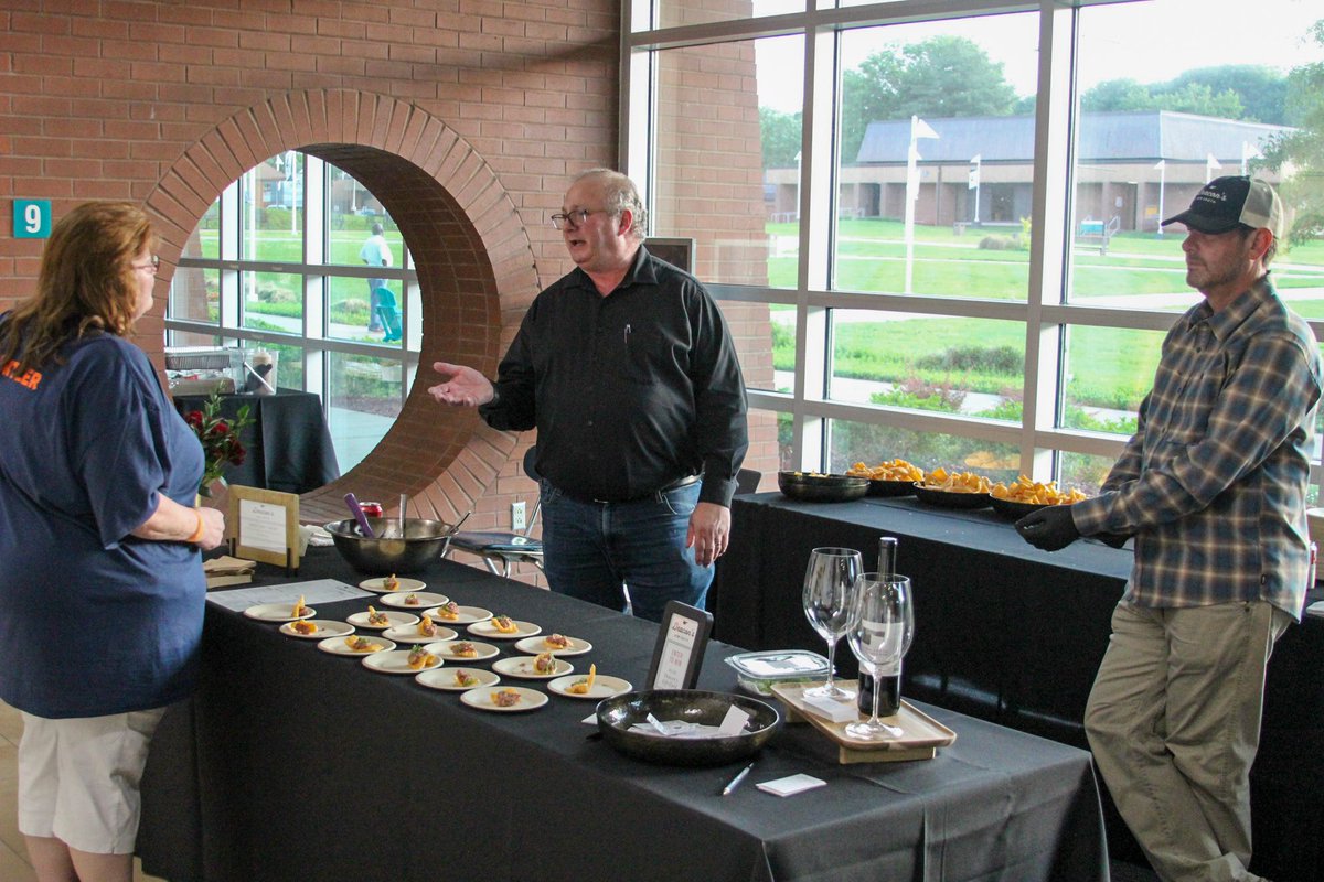 NashvilleState's tweet image. An annual event that further connects the College &amp;amp; community, @TNFlavors was delicious, good fun. Due to the support of all Flavors &amp;amp; guests, many Nashville State students will benefit in their effort to reach their career goals.

#TennesseeFlavors #NashvilleState #TastingEvent